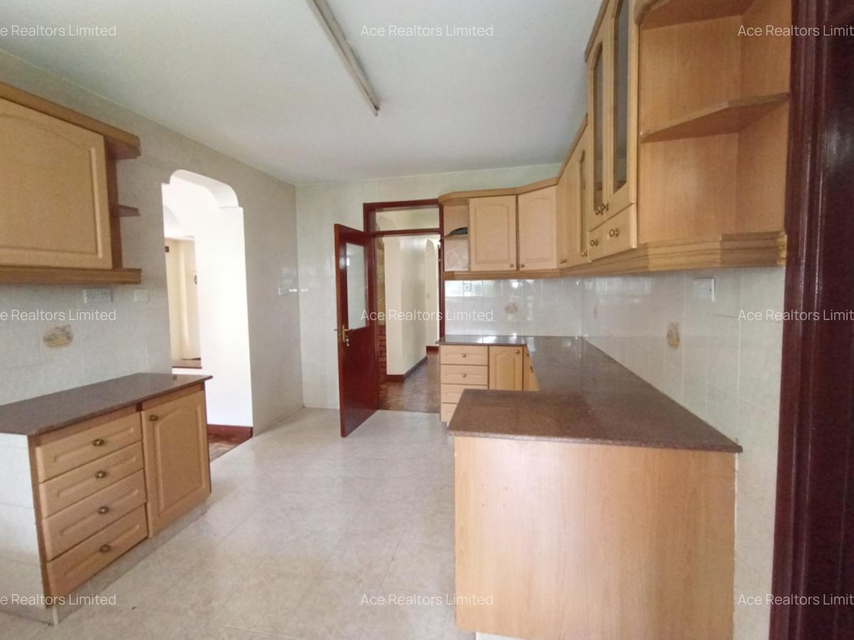 4 Bed Townhouse with En Suite at Eldama Ravine Rd - 3