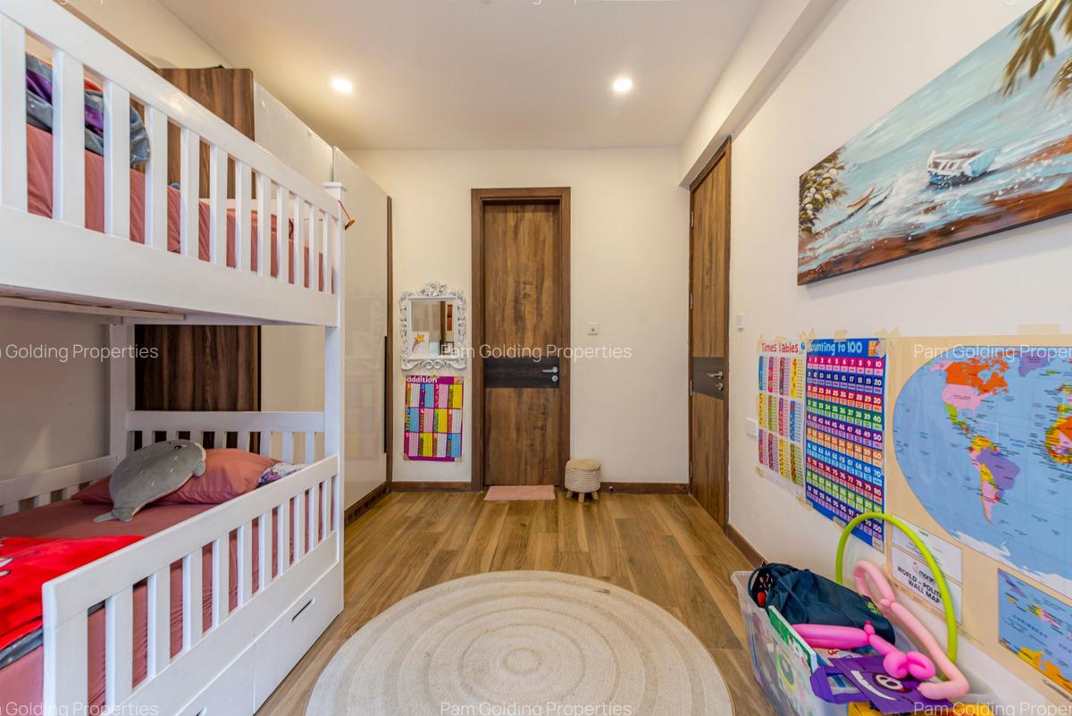 2 Bed Apartment with En Suite at Peponi Road - 15