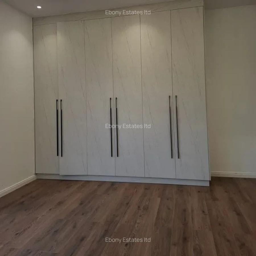 5 Bed Townhouse with En Suite in Lavington - 10