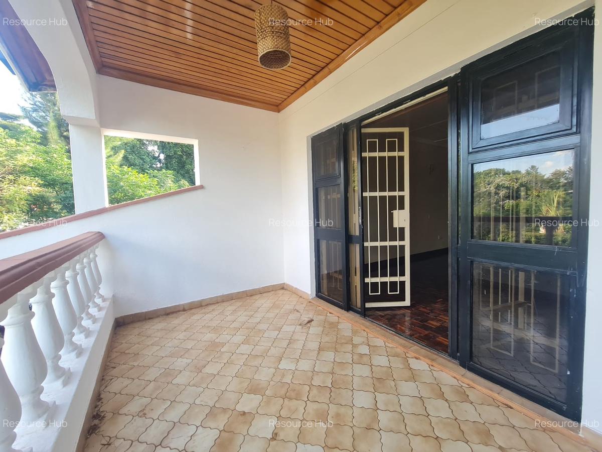 4 Bed House with En Suite at Nyari - 17