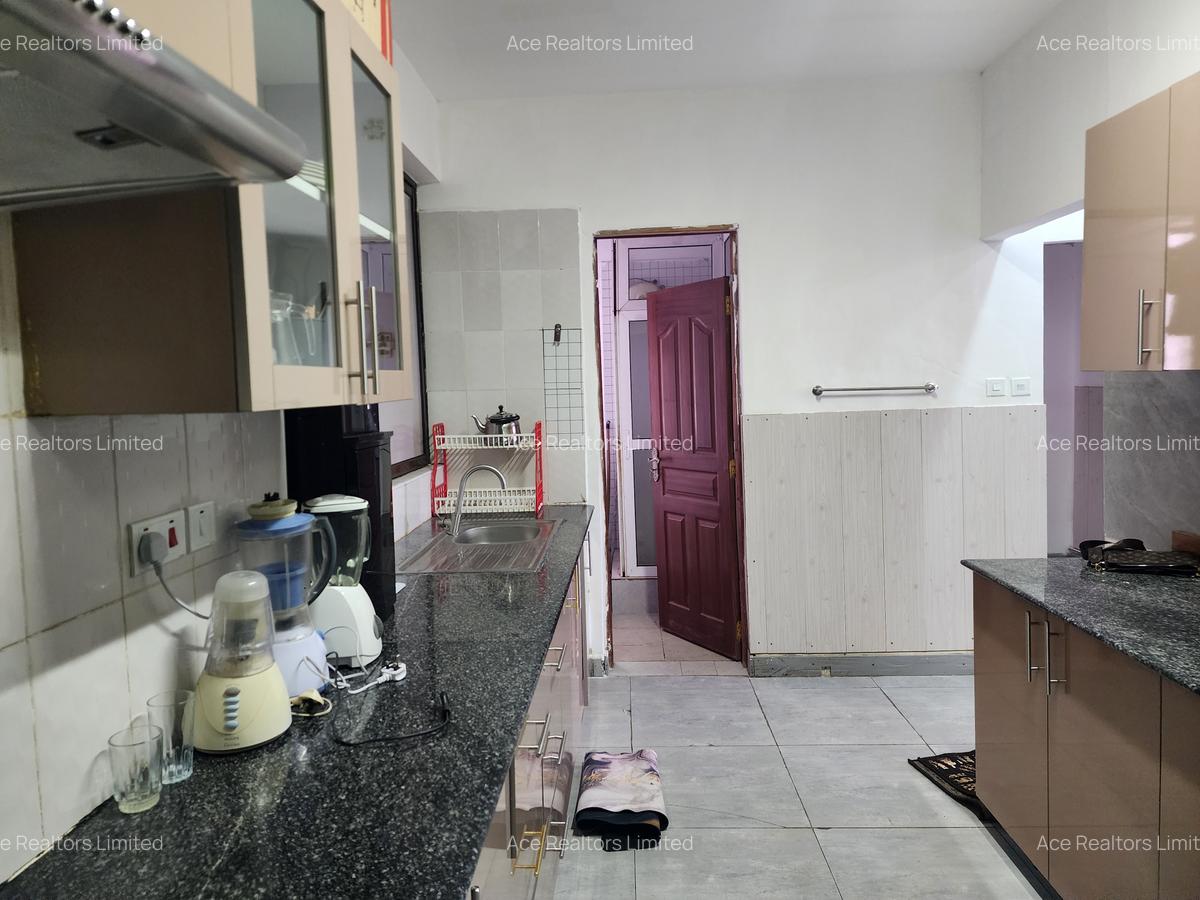 Furnished 4 Bed Apartment with En Suite at 2Nd Parklands Avenue - 12