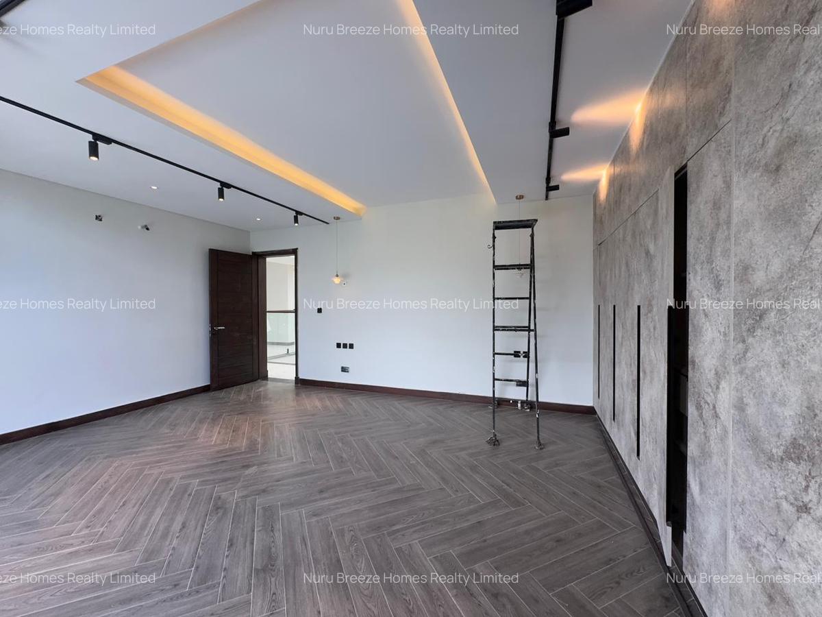 5 Bed Villa with En Suite in Nyari - 5