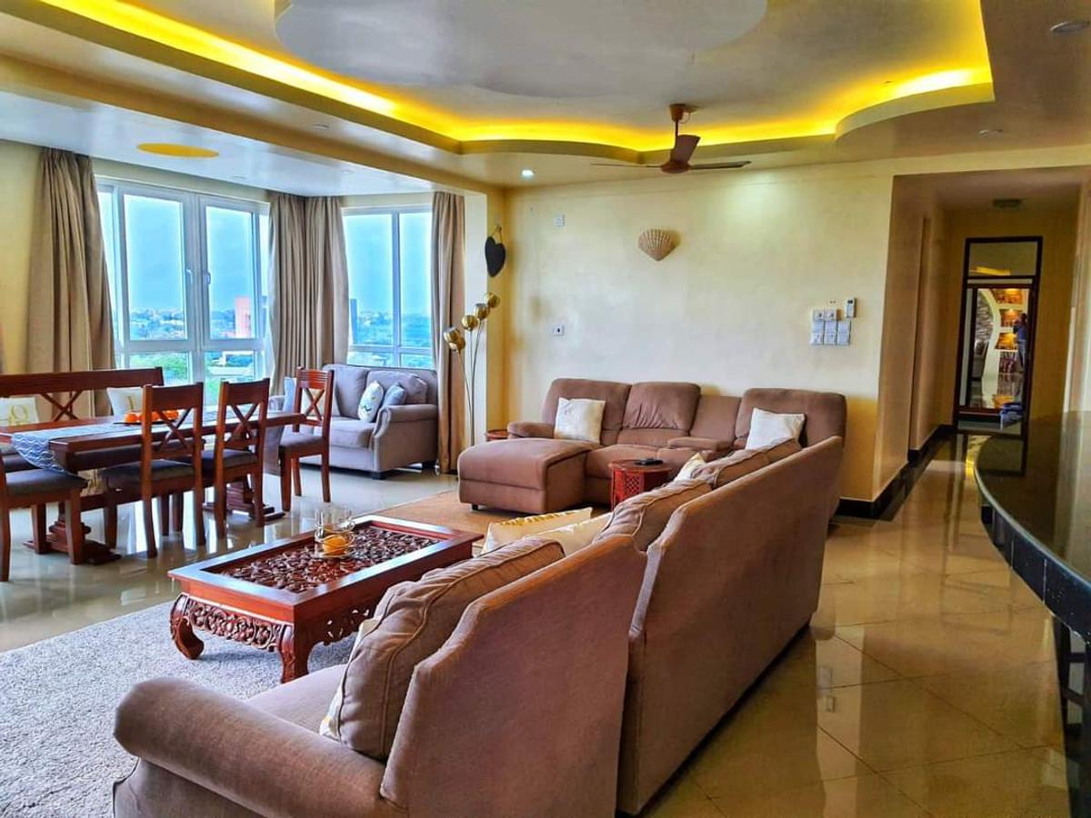 3 Bed Apartment with En Suite at 1St Avenue - 11