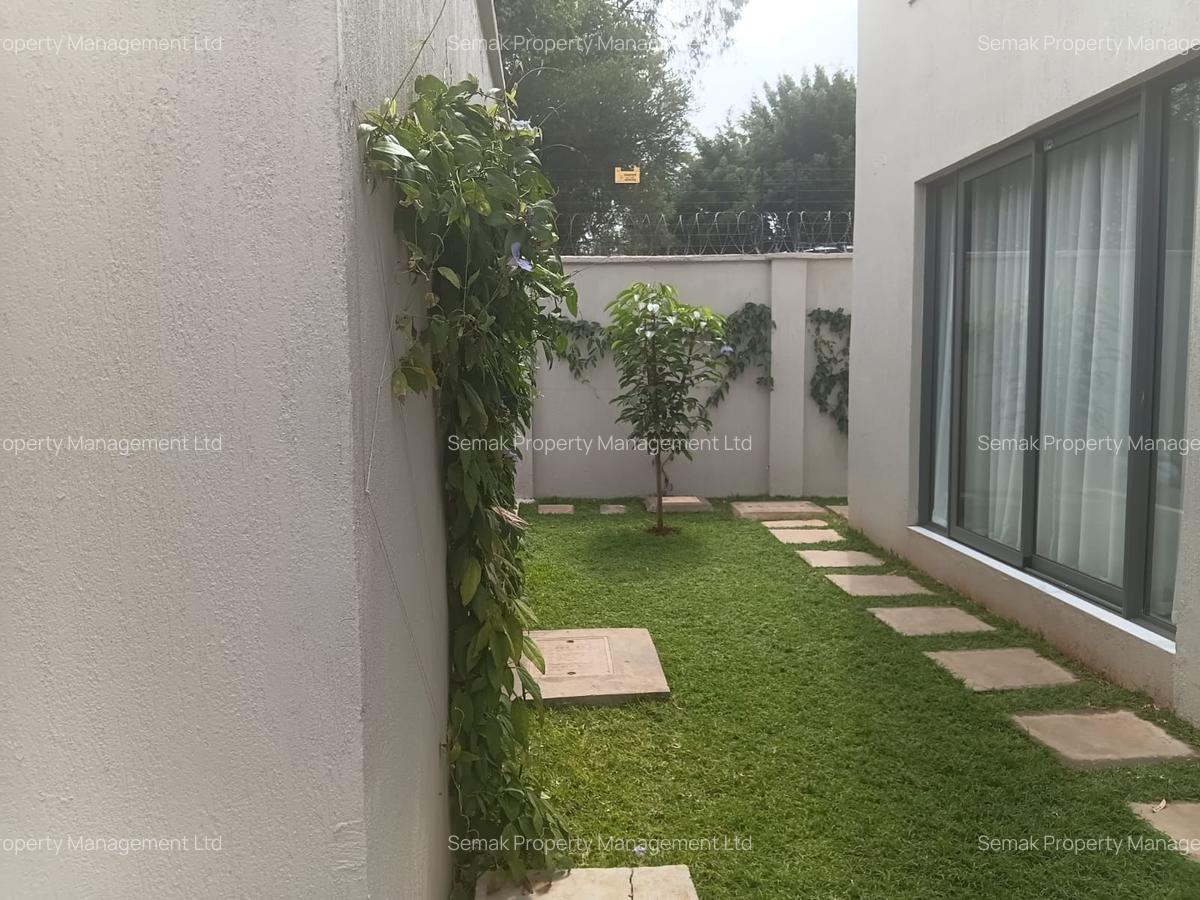 6 Bed Townhouse with En Suite in Lavington - 3