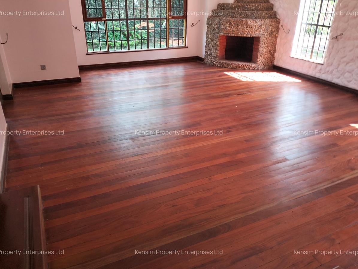 4 Bed Townhouse with En Suite in Spring Valley - 15