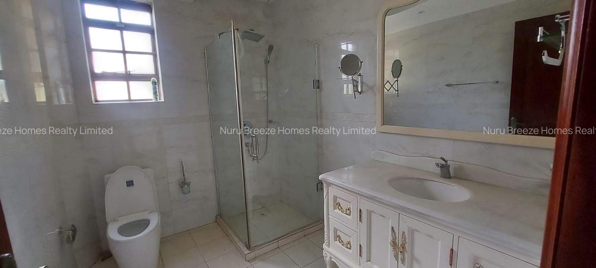 5 Bed House with En Suite in Runda - 20