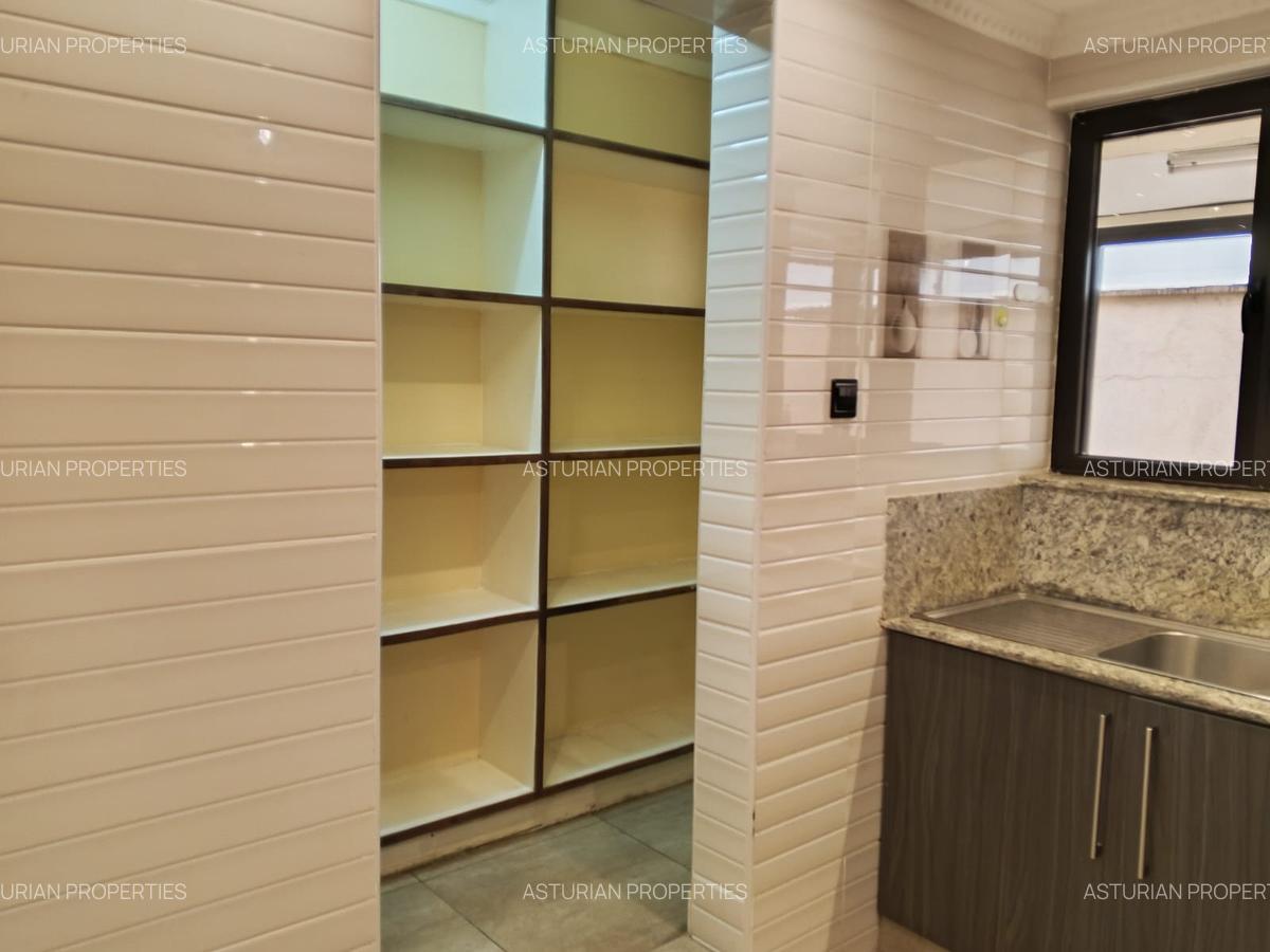 4 Bed Townhouse with En Suite in Lavington - 9