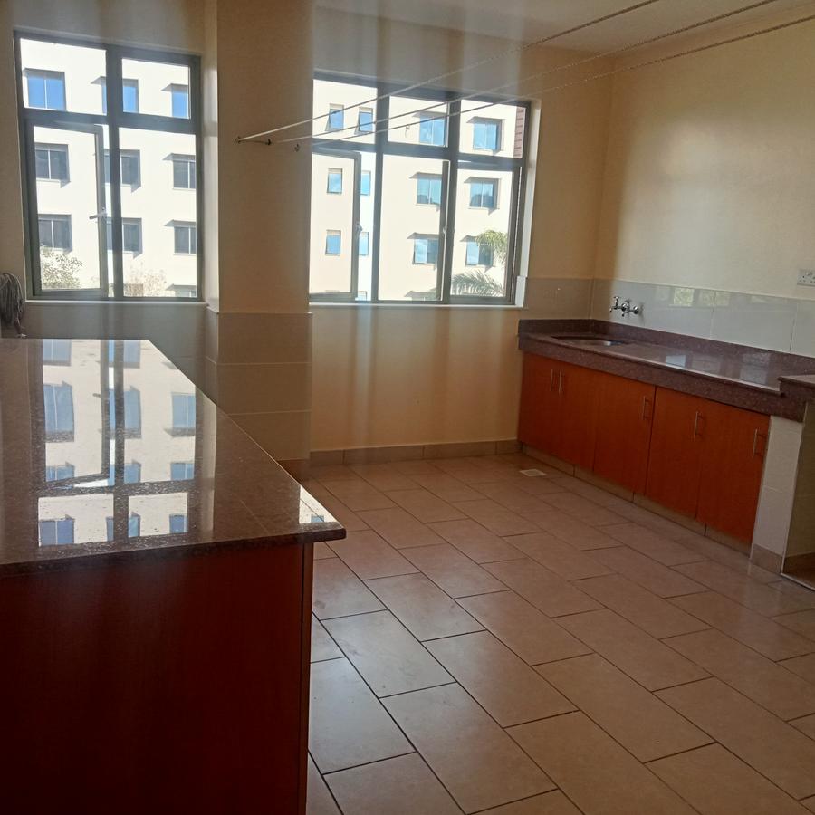 3 Bed Apartment with En Suite at Parklands - 13