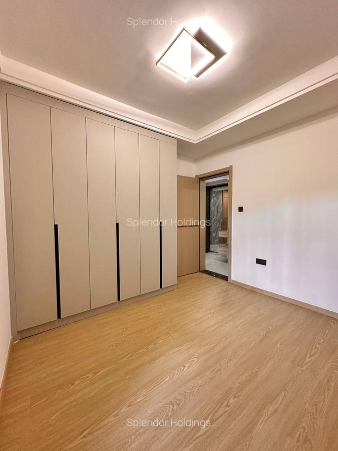 2 Bed Apartment with Swimming Pool in Riverside - 4