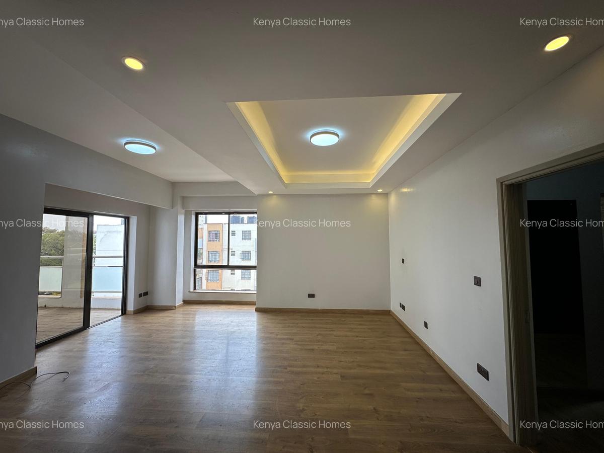 3 Bed Apartment with En Suite at Lavington - 11