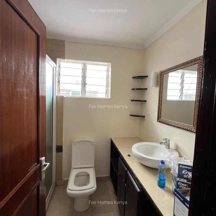 4 Bed Townhouse with En Suite at Valley Arcade - 9