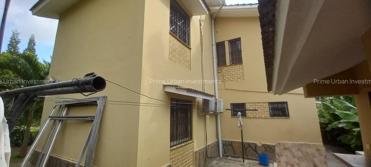 4 Bed House with En Suite in Nyali Area - 10
