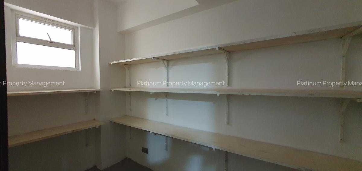 4 Bed Apartment with En Suite in Parklands - 7