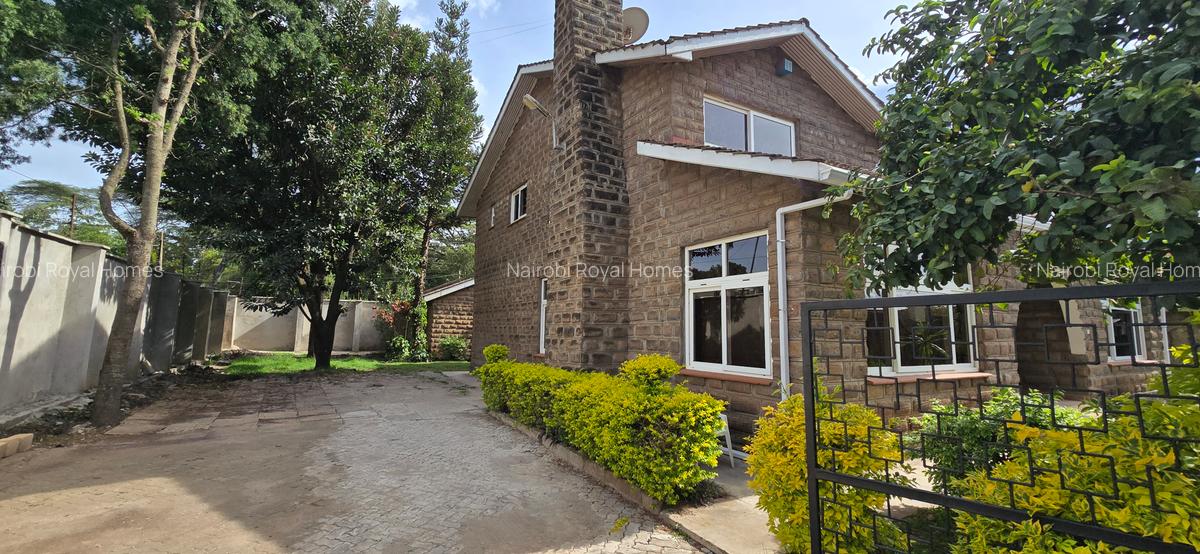 5 Bed Townhouse with En Suite at Lavington Green - 12
