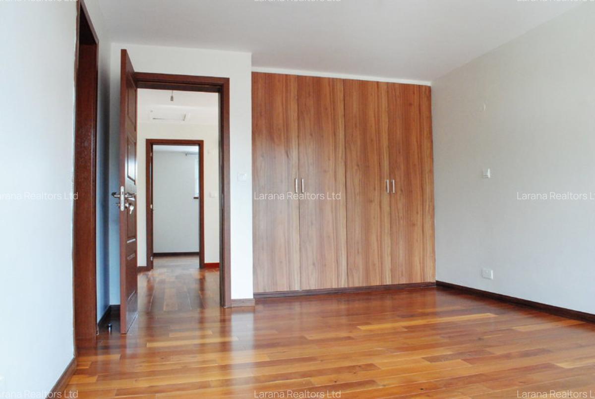 5 Bed Townhouse with En Suite at Amboseli Rd - 9