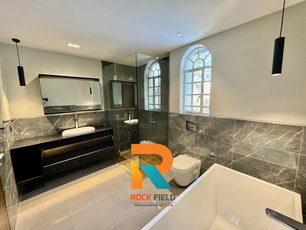4 Bed Townhouse with En Suite in Runda - 16