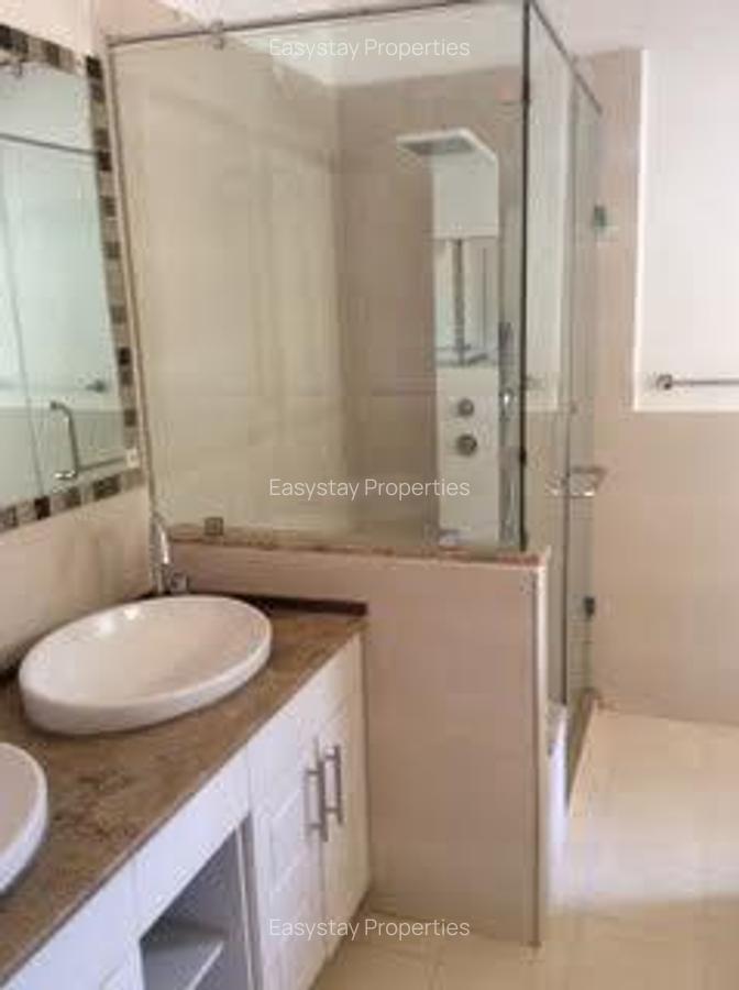 3 Bed Apartment with En Suite in Nyari - 6