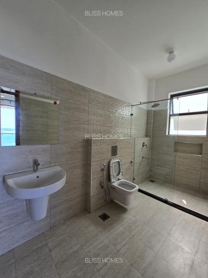 4 Bed Apartment with En Suite at Between The Reef Hotel And Mombasa Beach Hotel - 7