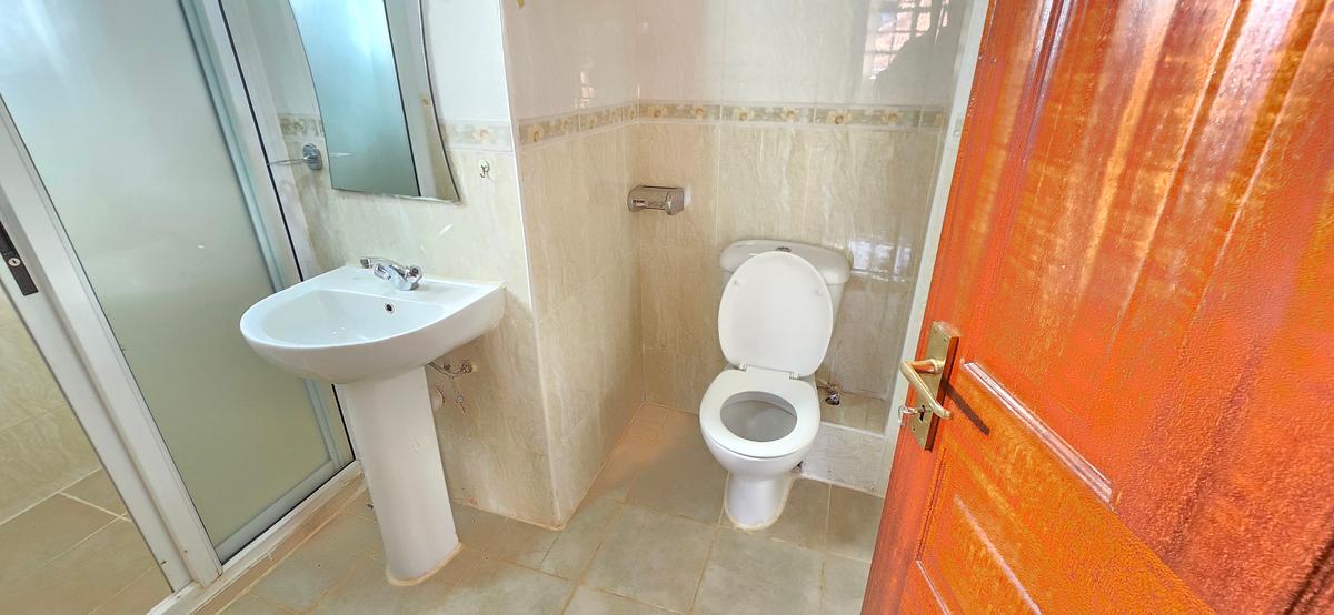 5 Bed Townhouse with En Suite at Lavington - 6