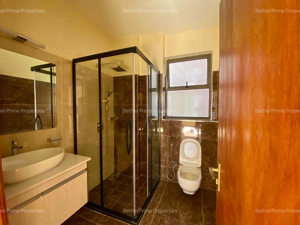 4 Bed Apartment with En Suite in General Mathenge - 15