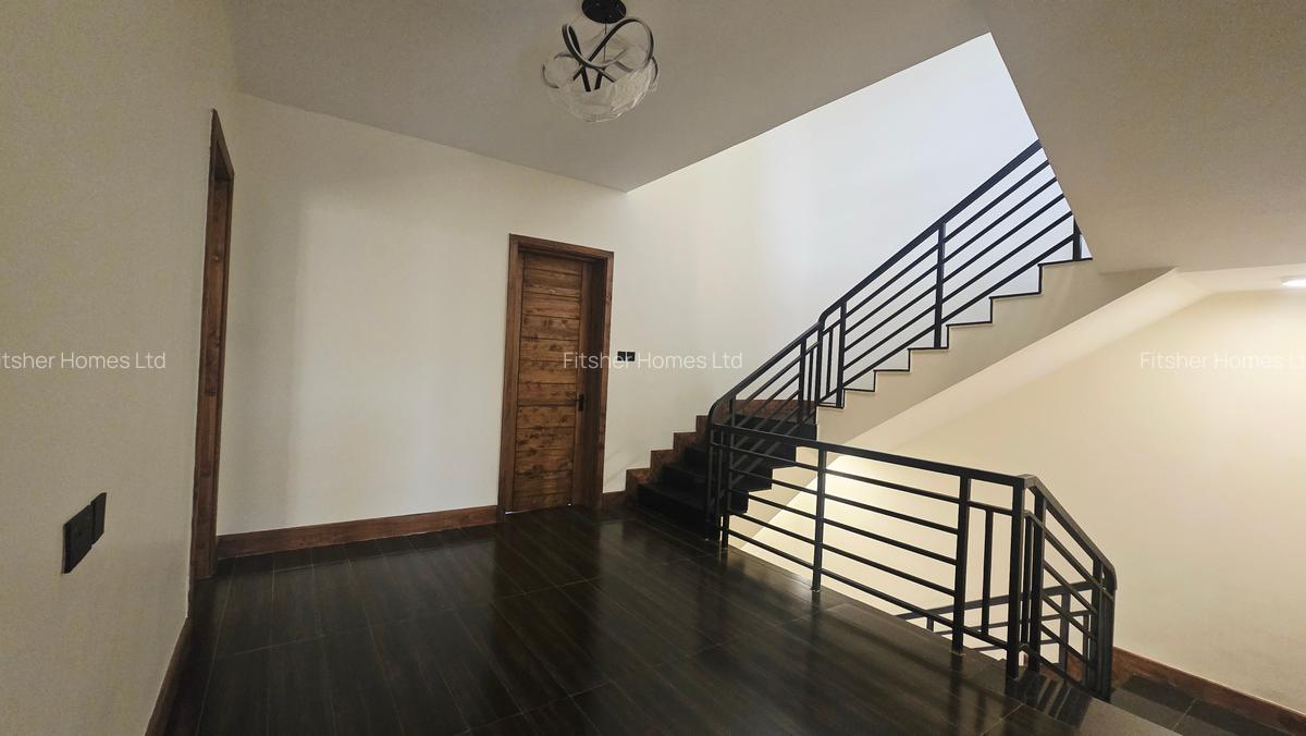 4 Bed Townhouse with En Suite in Redhill - 14