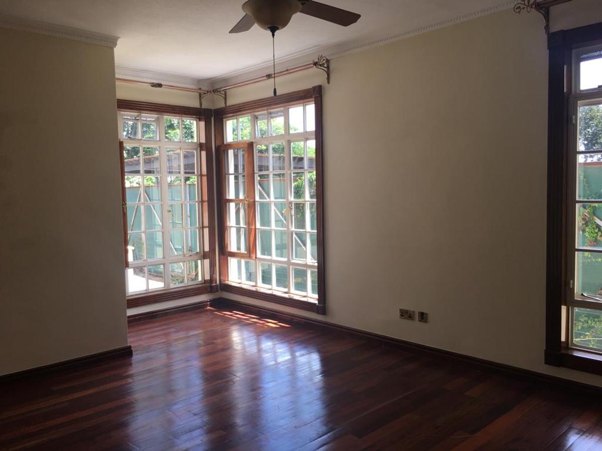 4 Bed Townhouse with En Suite in Kyuna - 13