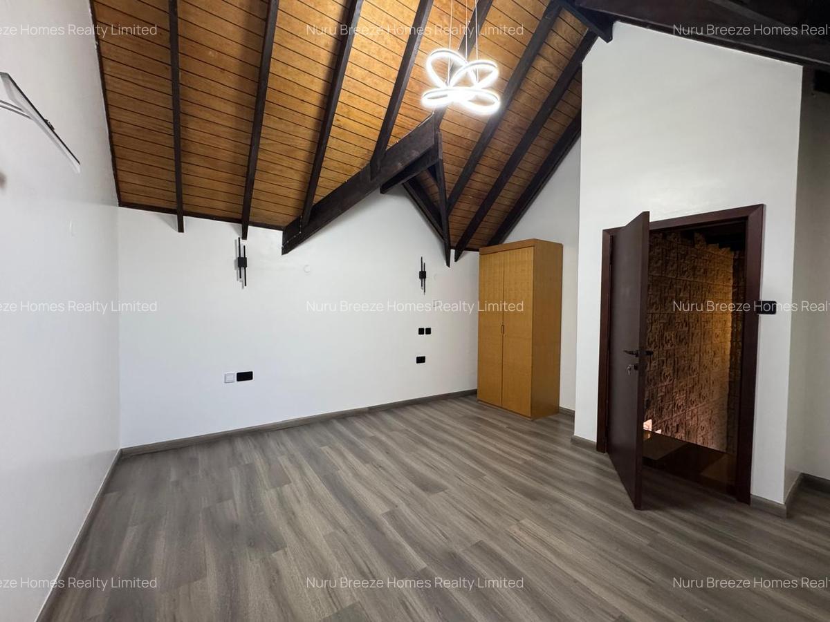 4 Bed Townhouse with En Suite in Lavington - 19