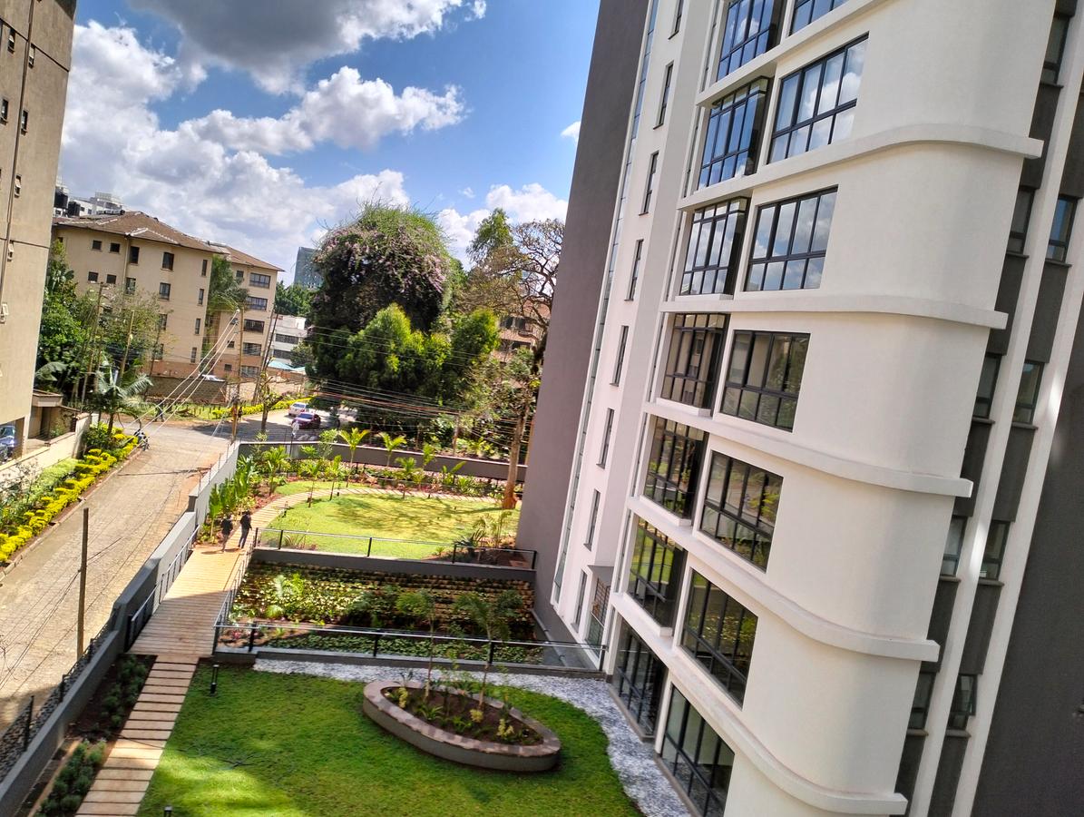 5 Bed Apartment with En Suite in Spring Valley - 16