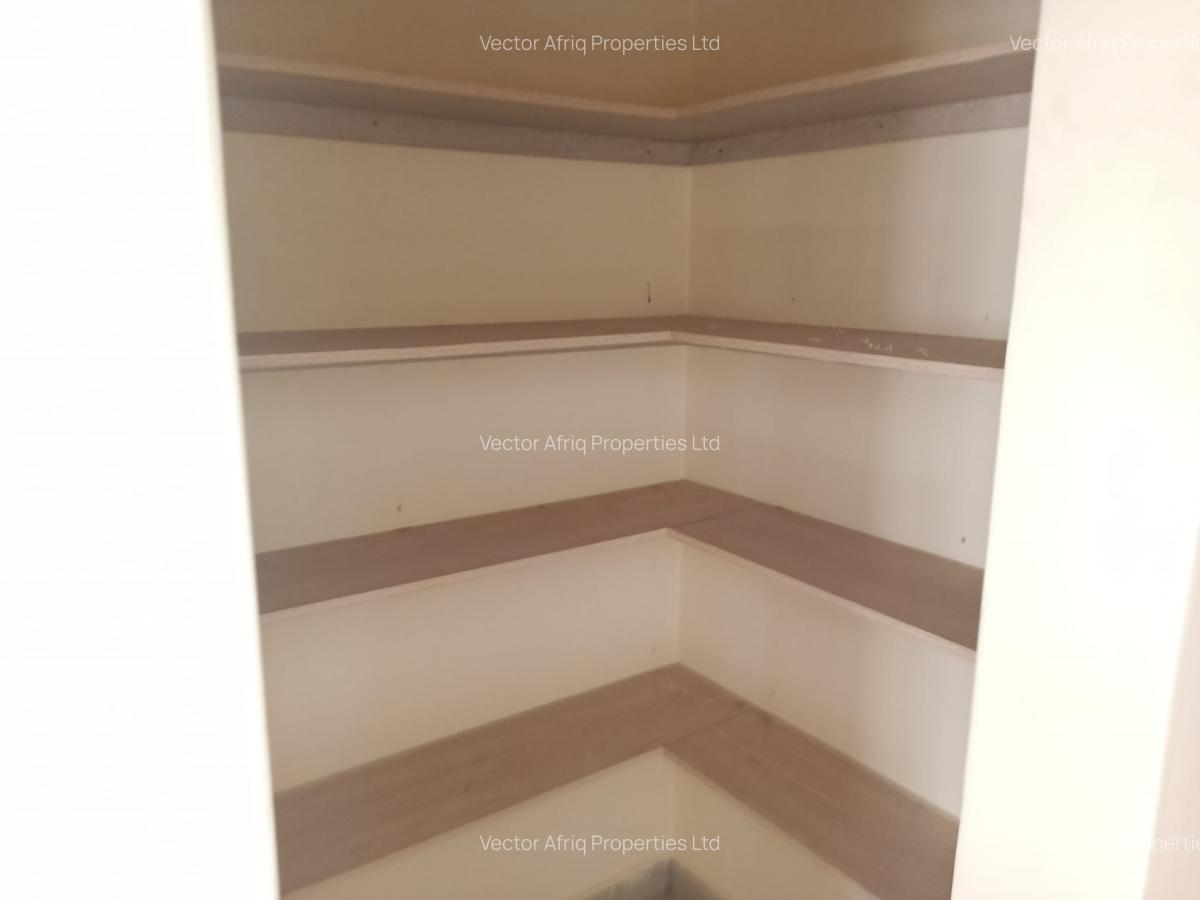 3 Bed House with En Suite at Acacia - 10