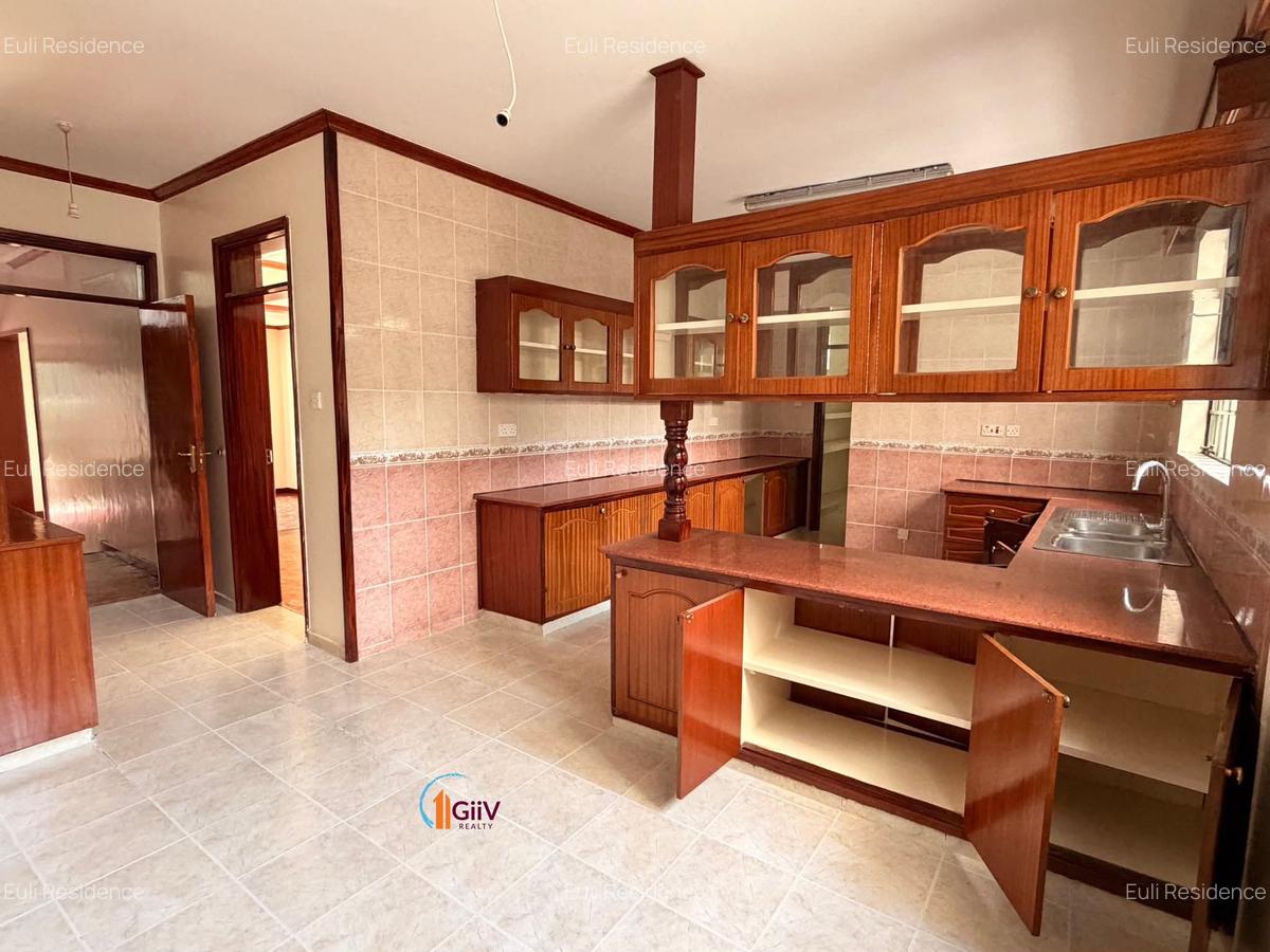4 Bed Townhouse with En Suite at Brookside Drive - 10