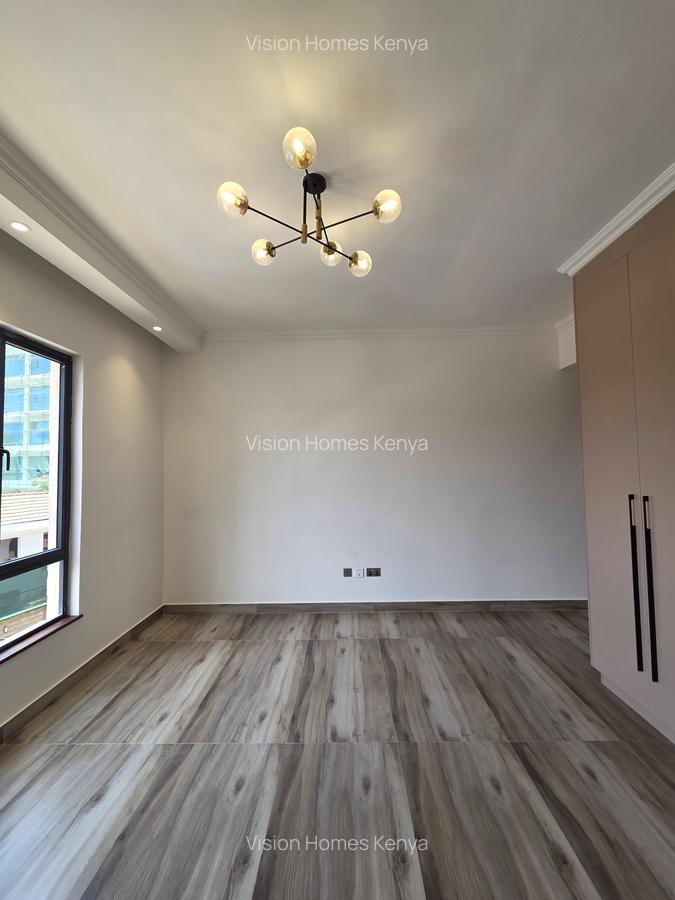 2 Bed Apartment with En Suite in Brookside - 7