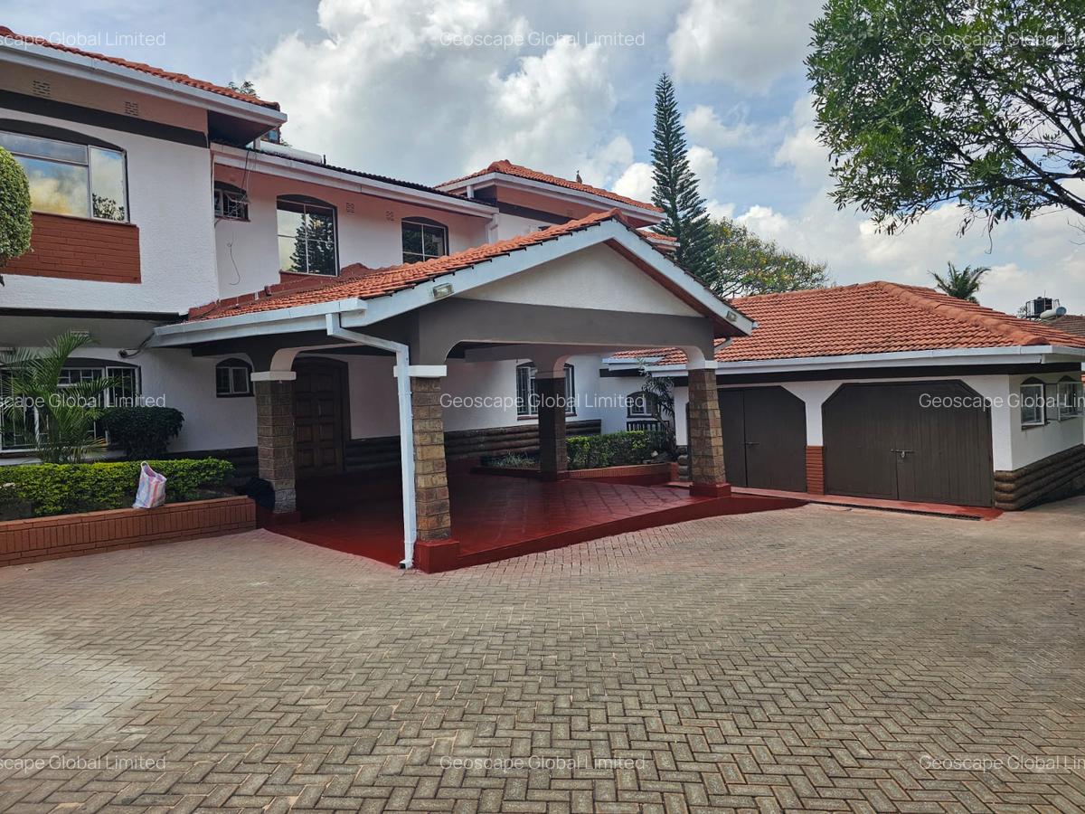 5 Bed House with En Suite in Rosslyn - 7