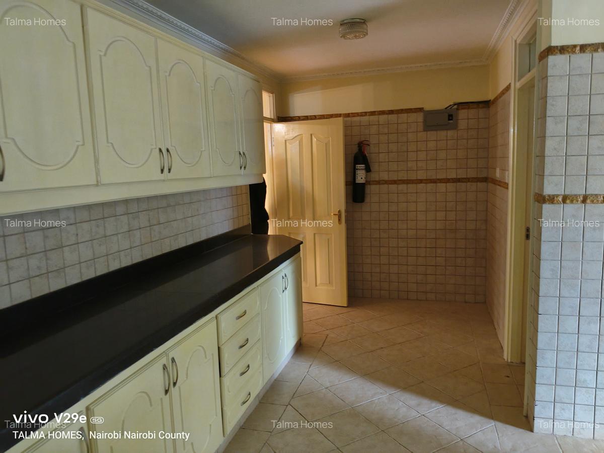 3 Bed Apartment with En Suite at Kilimani - 6