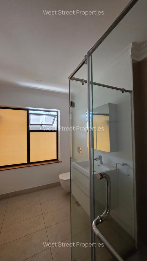 5 Bed Villa with En Suite at Lavington - 14