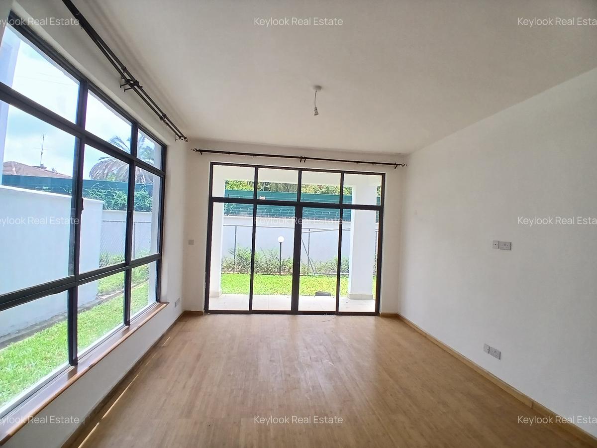 5 Bed Townhouse with En Suite at Lavington - 18