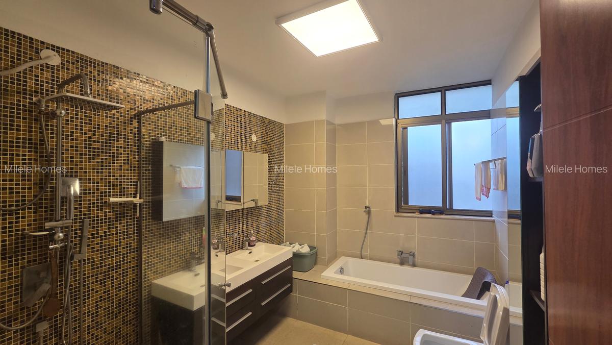 Serviced 3 Bed Apartment with En Suite at 6Th Avenue - 8