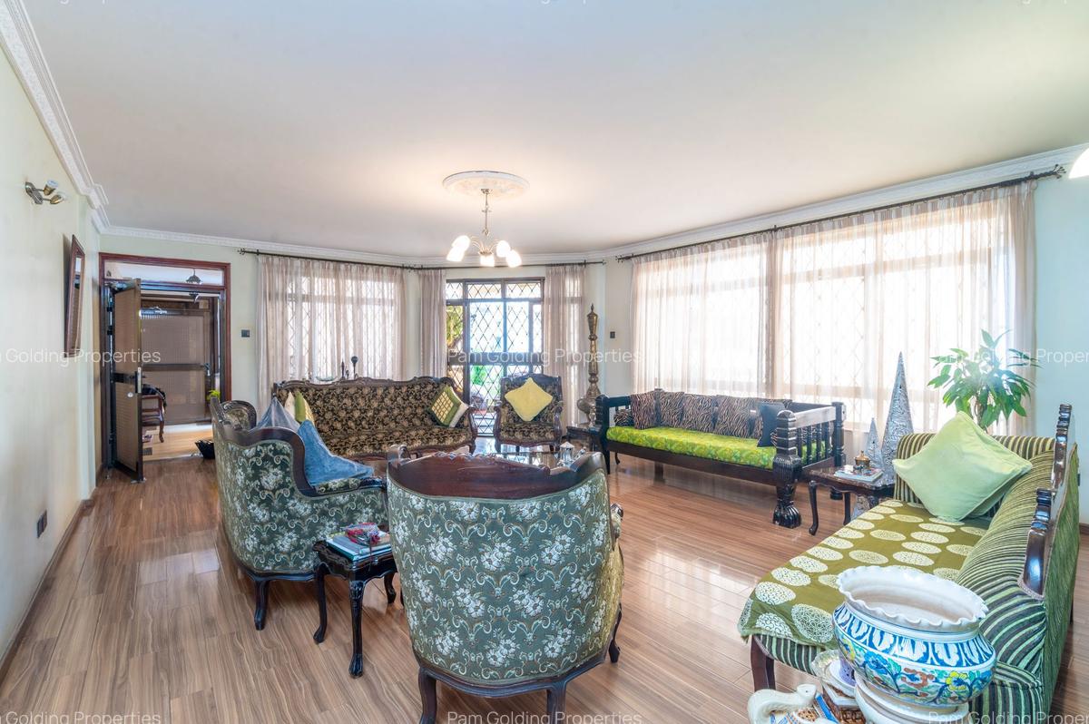 3 Bed Apartment with En Suite at Batu Batu Road - 5