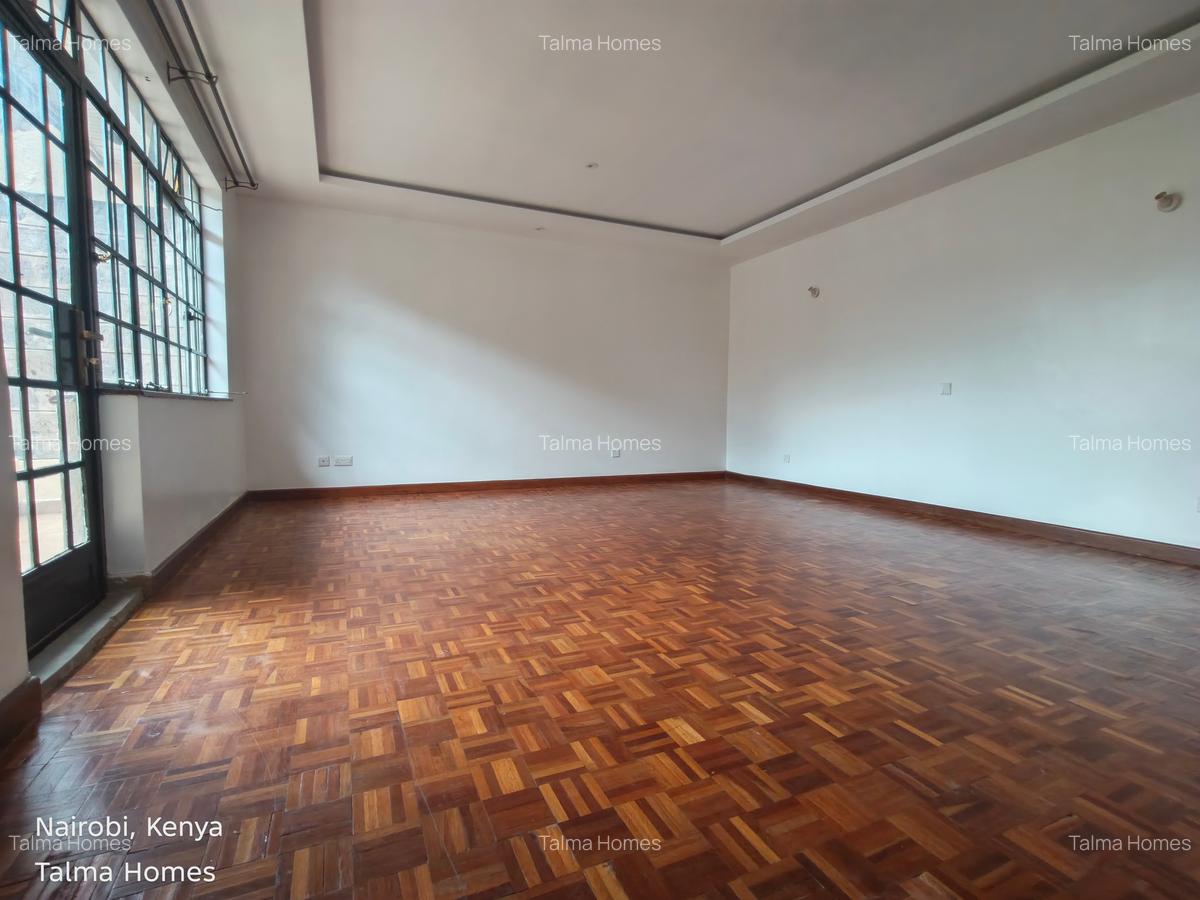 4 Bed Townhouse with En Suite at Lavington - 17