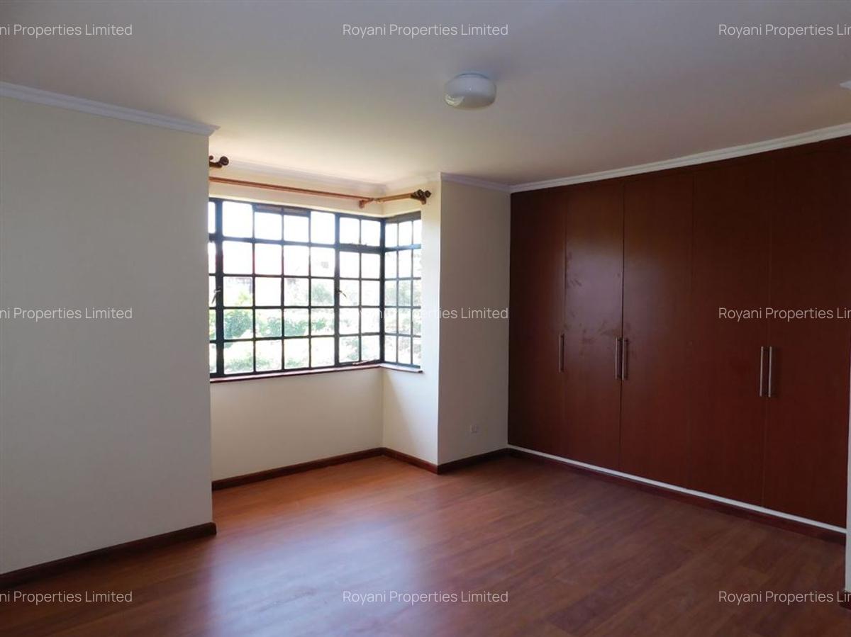 4 Bed House with En Suite at Fourways Junction Estate - 8