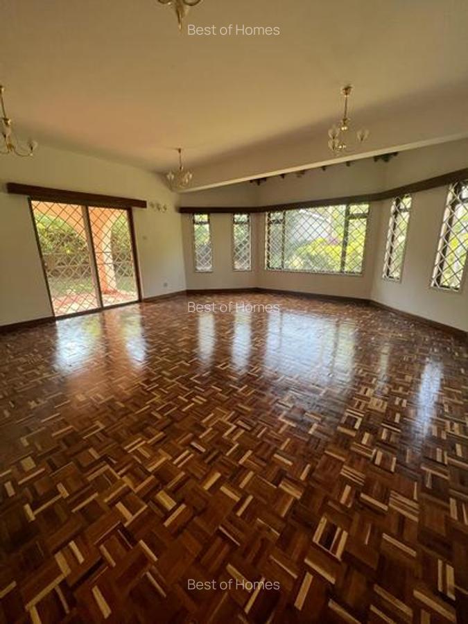 4 Bed Townhouse with En Suite in Lavington - 6