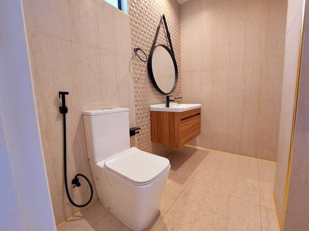 3 Bed Apartment with En Suite in Westlands Area - 13