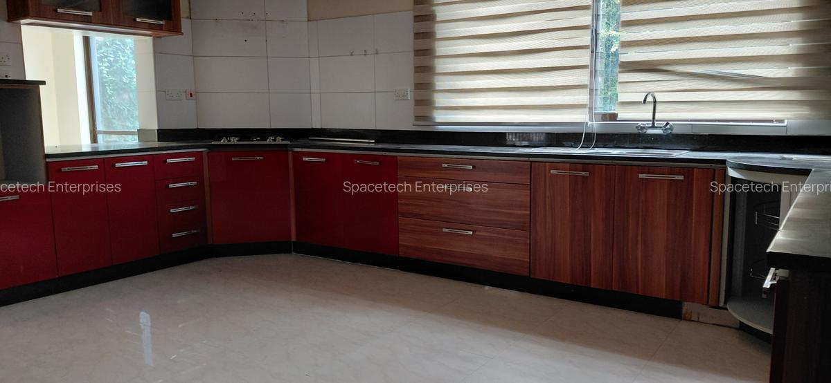 5 Bed Townhouse with En Suite in Westlands Area - 10