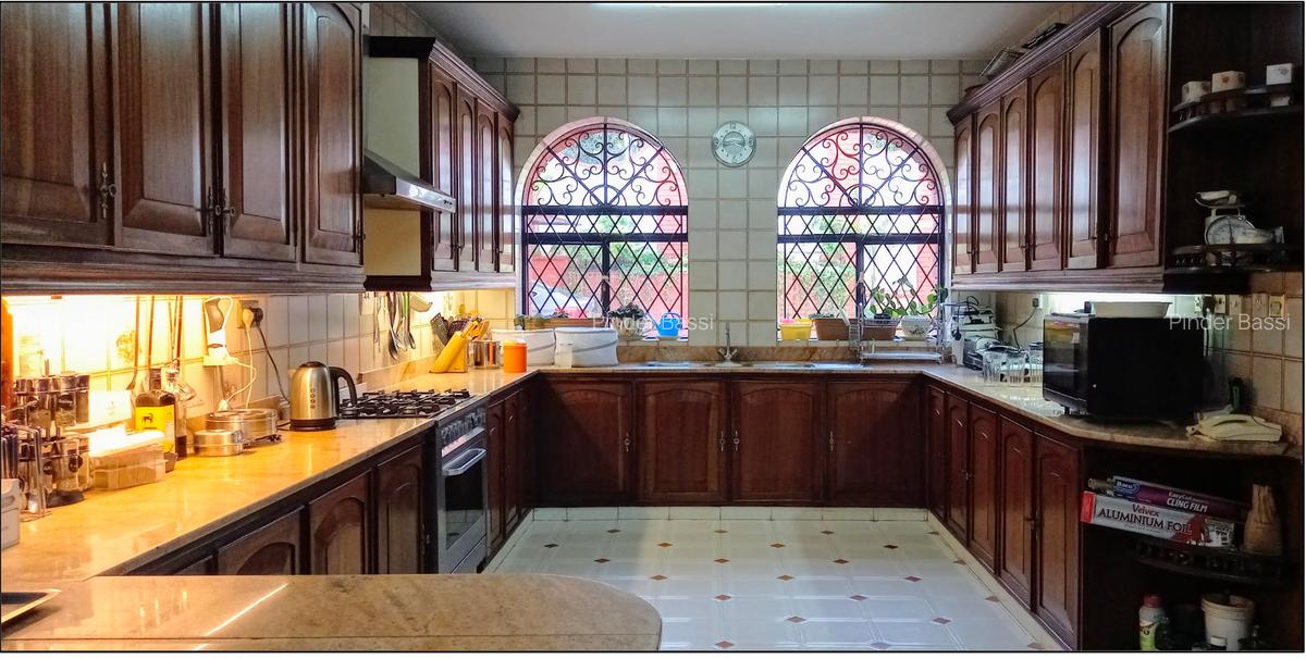 5 Bed Villa with En Suite at Gigiri - 10