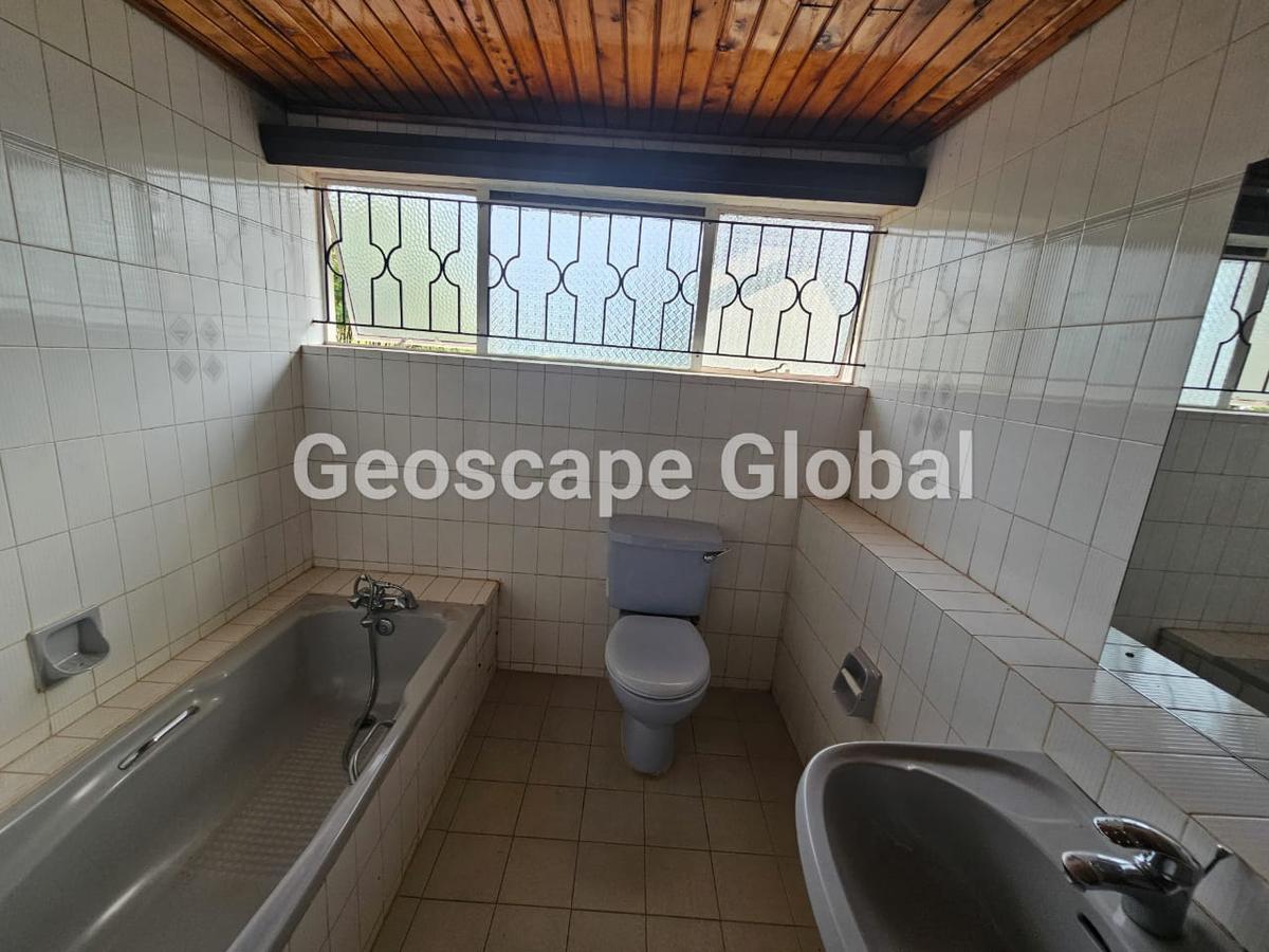 5 Bed House with En Suite in Gigiri - 9