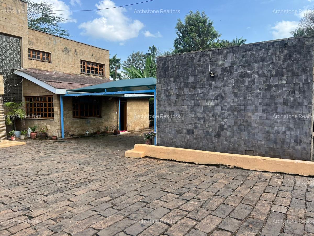 4 Bed House with En Suite in Runda - 19
