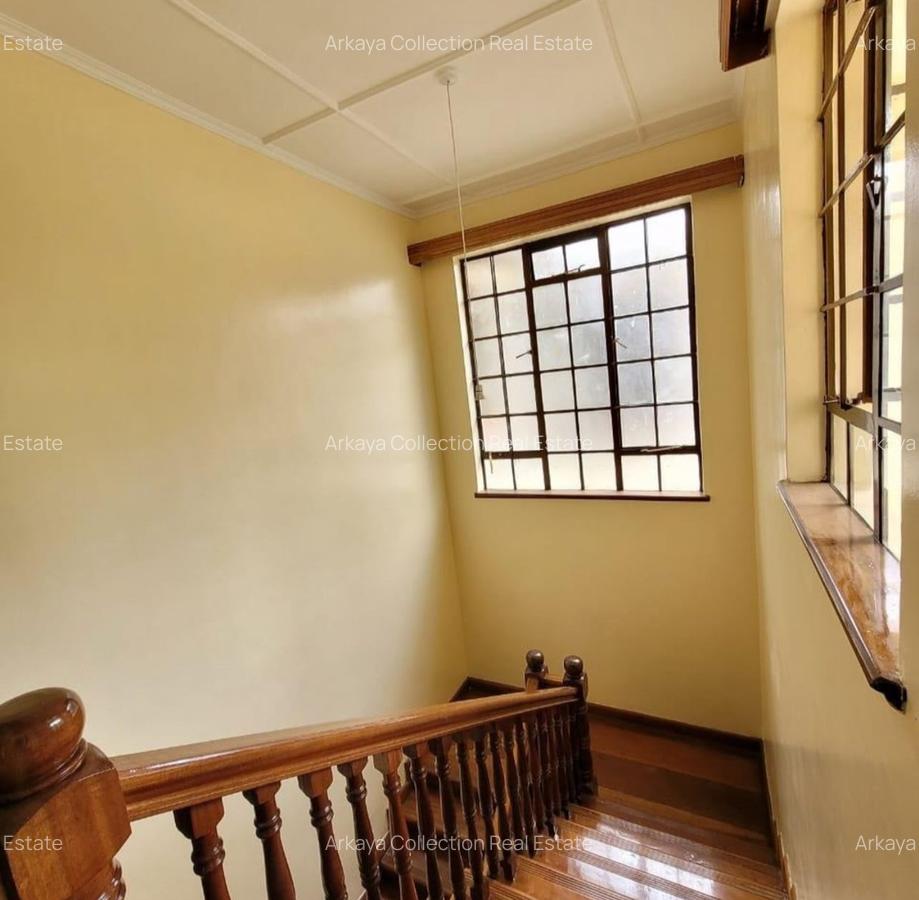 5 Bed Townhouse with En Suite in Lavington - 11