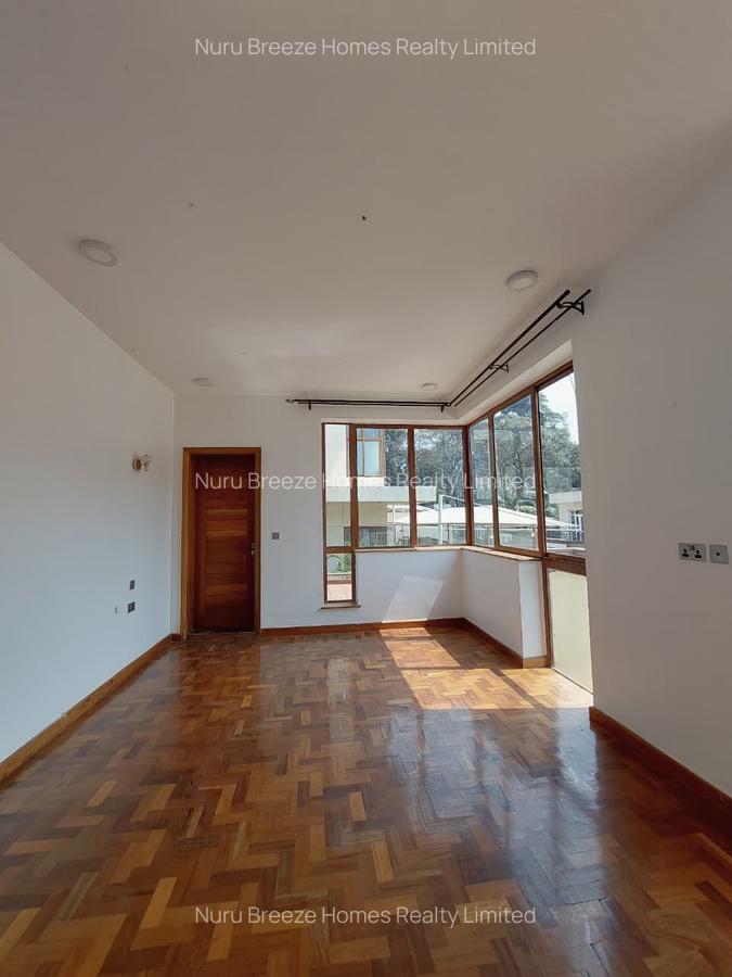 6 Bed Townhouse with En Suite in Lavington - 11