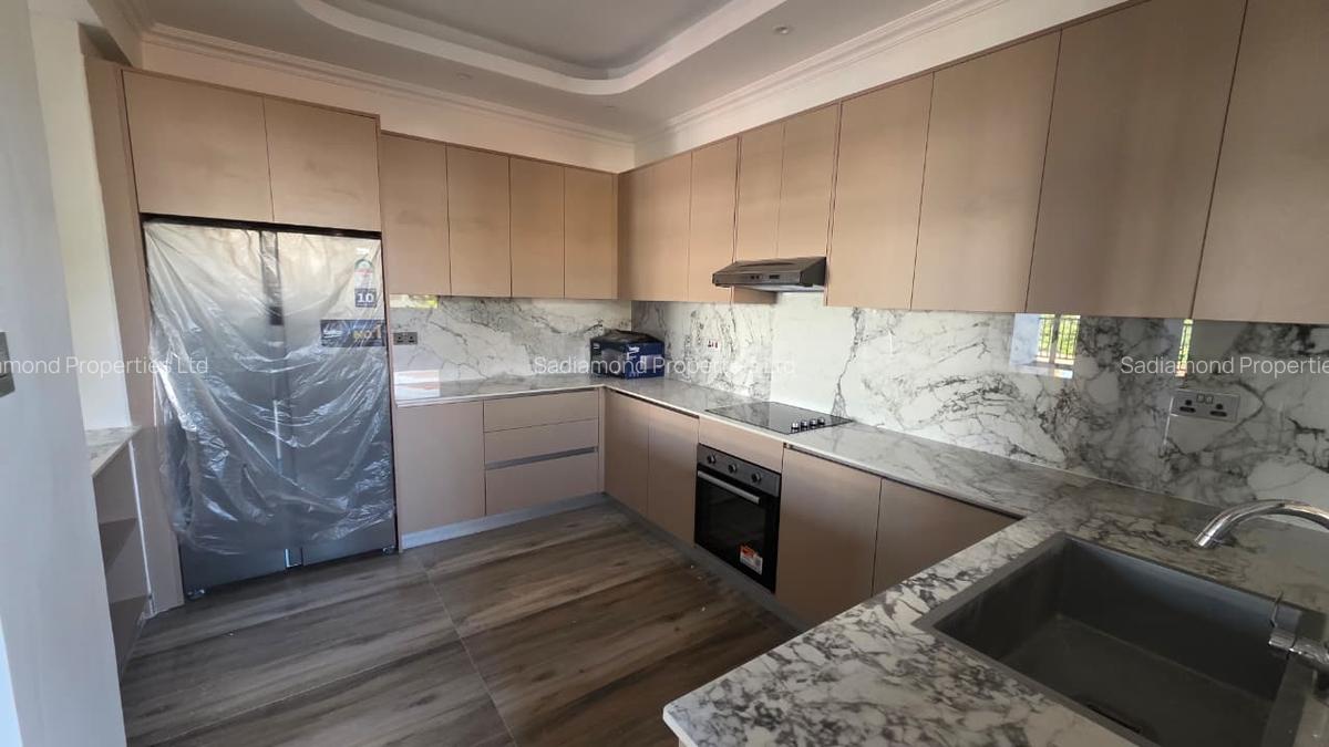 2 Bed Apartment with En Suite in General Mathenge - 3