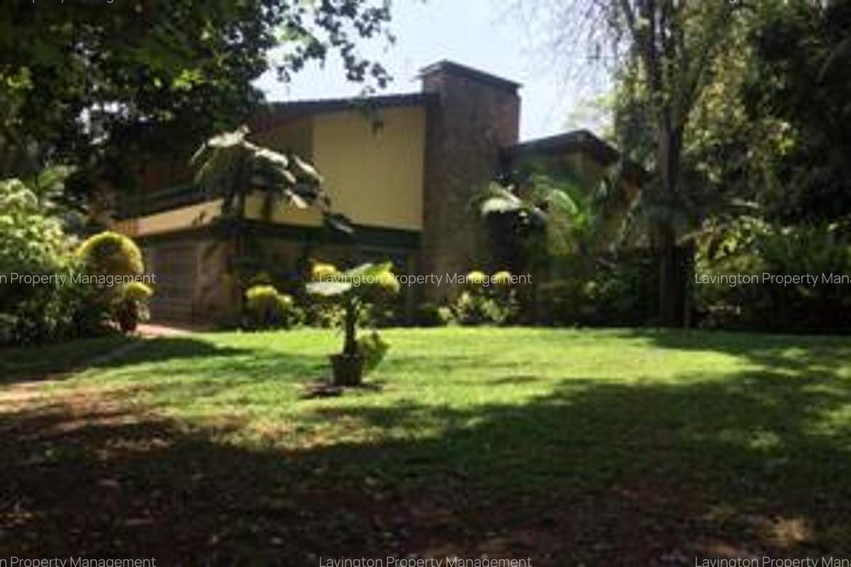 4 Bed House with En Suite at Lavington Green - 9