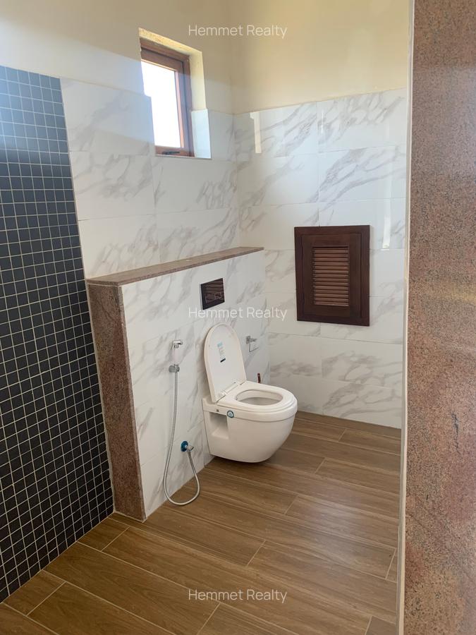 5 Bed Apartment with En Suite in Lavington - 18